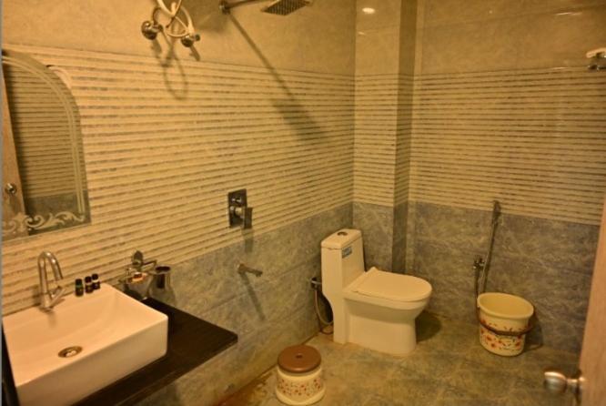Hotel Raghuveer Inn By Bookingcare Sitapur Muafi 外观 照片
