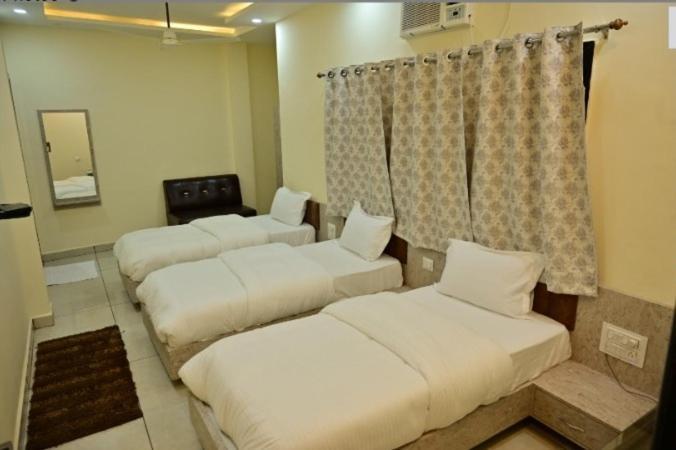 Hotel Raghuveer Inn By Bookingcare Sitapur Muafi 外观 照片
